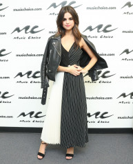 Selena Gomez – Visits Music Choice in New York City фото №972944