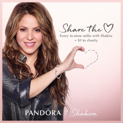 Shakira - Pandora (2019) фото №1213784
