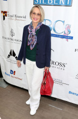 Sharon Stone – Breast and Prostate Cancer Studies Mother’s Day Luncheon in LA фото №963842