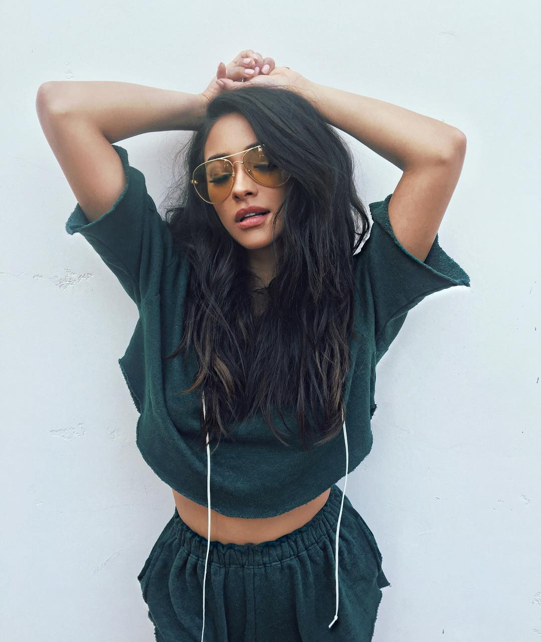 Шенон Митчелл (Shay Mitchell)