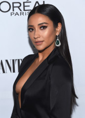 Shay Mitchell- Vanity Fair and L’Oreal Paris Toast to Young Hollywood фото №942524