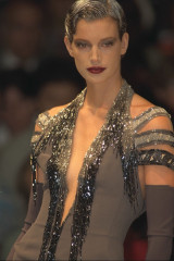 Sibyl Buck for Jean-Louis Scherrer FW 1997 couture фото №1389765