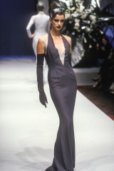 Sibyl Buck for Jean-Louis Scherrer FW 1997 couture фото №1389764