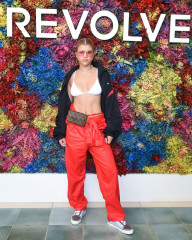 Sofia Richie – REVOLVE Festival Day 2 at Coachella in Palm Springs 4/16/2017 фото №956689