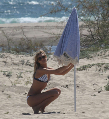 Stella Maxwell Bikini photoshoot in Malibu фото №952968