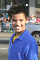 Taylor Lautner фото №212730