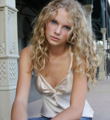 Taylor Swift - Andrew Orth Photoshoot in Avalon, New Jersey (2004) фото №1285463