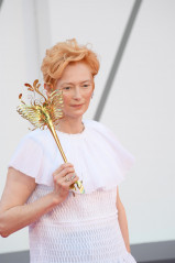 Tilda Swinton - Opening Ceremony - 77th Venice Film Festival | 02.09.2020 фото №1273277