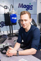 Tom Hiddleston - Magic Radio Studios - London 03/02/2017 фото №946828