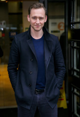 Tom Hiddleston at BBC Radio 2 in London 03/03/2017 фото №948352