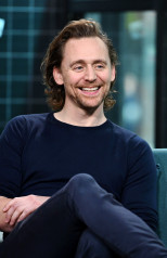 Tom Hiddleston - BUILD Series Studios in New York 11/07/2019 фото №1231462
