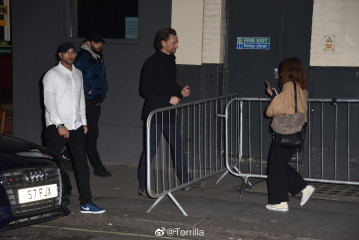 Tom Hiddleston - London 04/18/2019 фото №1161430