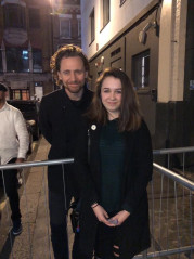 Tom Hiddleston - London 04/20/2019 фото №1161733