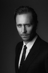 Tom Hiddleston - Kurt Iswarienko Photoshoot for 8 Days 2017 фото №961971