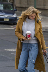 TONI GARRN in Jeans Out in New York 12/12/2017  фото №1030566
