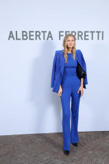 Toni Garrn - Milan Fashion Week Spring/Summer 2023 фото №1351929