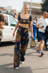 Toni Garrn - Arrive Etro Spring/Summer 2023 Fashion Show in Milan фото №1352181