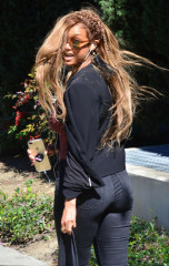 Tyra Banks out in Beverly Hills фото №1057494