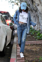 Vanessa Hudgens in Jeans at Kate Somerville Skin Clinic in West Hollywood фото №934944