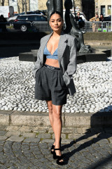 Vanessa Hudgens- Miu Miu Fashion Show In Paris фото №1339734