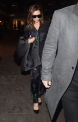 Victoria Beckham – Leaving Little House in London фото №925487