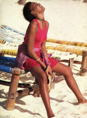 Whitney Houston ~ Seventeen Magazine 1981 фото №1368964