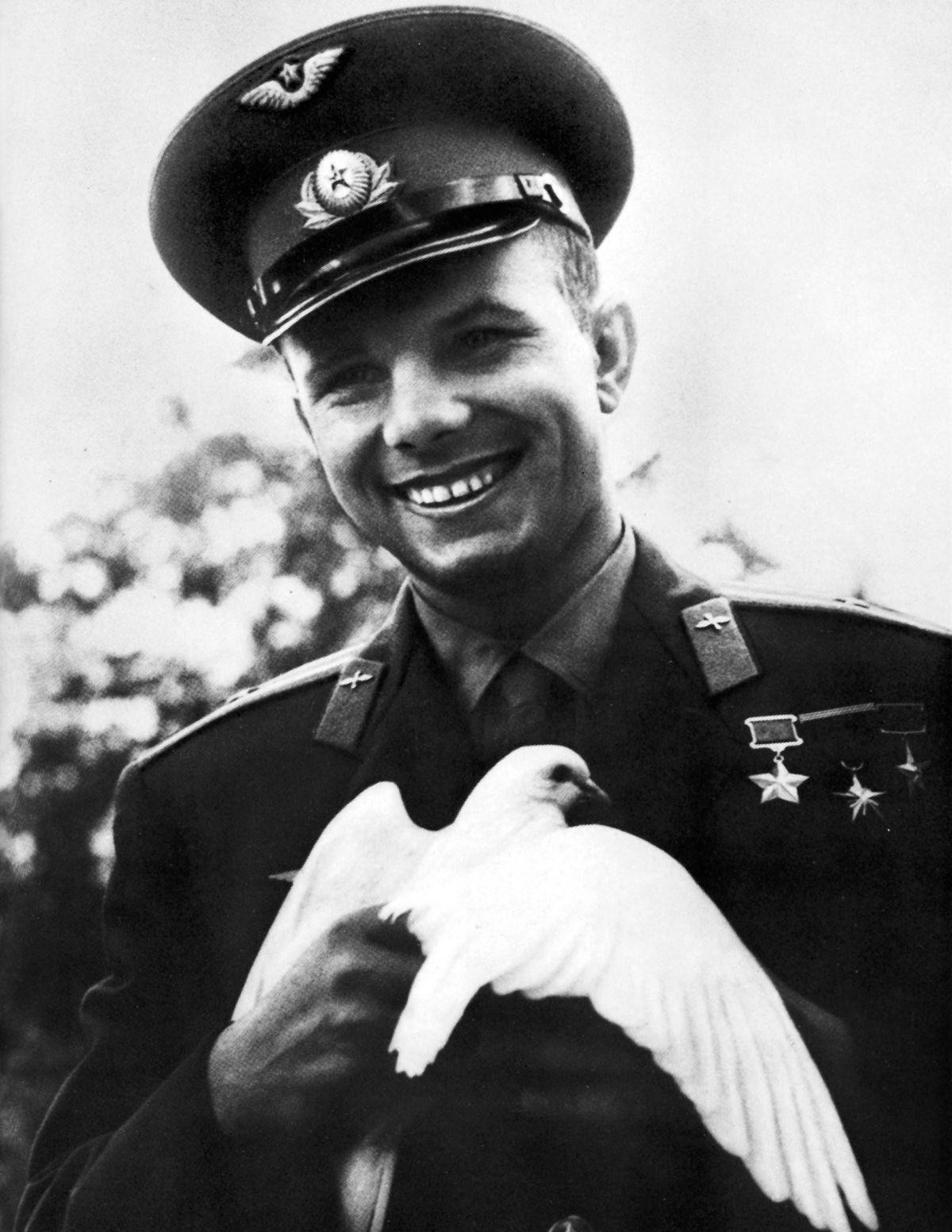 Юрий Алексеевич Гагарин (Yuri Gagarin)