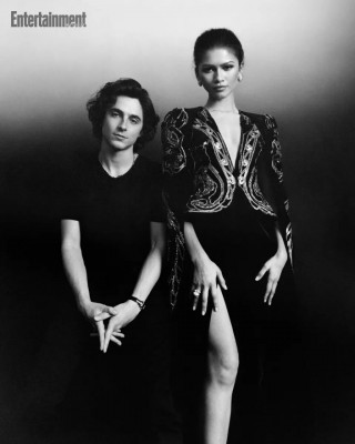 Florence Pugh and Zendaya – Entertainment Weekly February 2024 фото №1389190