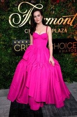 Zoey Deutch-27th Annual Critics Choice Awards фото №1340042