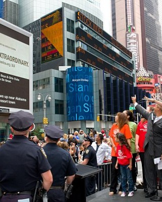 Фото 8965 к новости Детское фото Дженнифер Лопес теперь висит на Times Square