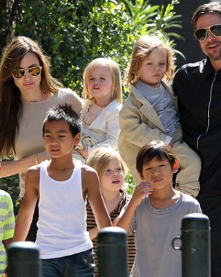 Анджелина Джоли и Брэда Питт с детьми