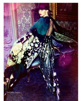 Фото 52746 к новости Джиджи Хадид в парижском Vogue