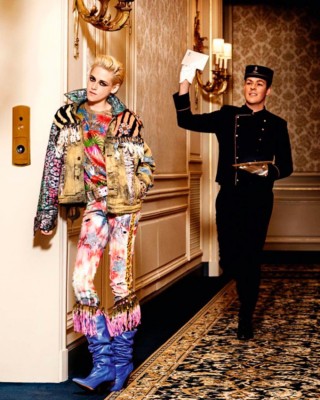 Фото 53677 к новости Кристен Стюарт в парижском Vogue