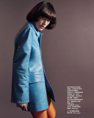 Фото 54996 к новости Милла Йовович в тайваньском Vogue 