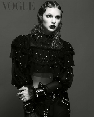 Фото 62642 к новости Тейлор Свифт на обложке британского Vogue