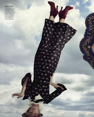 Фото 68471 к новости Эмили Блант – новая Мэри Поппинс на страницах Vogue