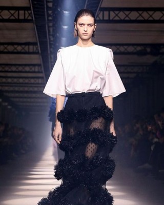 Фото 71957 к новости На Неделе моды в Париже прошел показ Givenchy