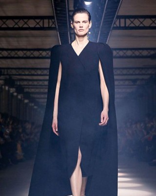 Фото 71959 к новости На Неделе моды в Париже прошел показ Givenchy