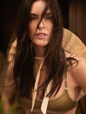 Hilary Rhoda for Harper’s Bazaar Türkiye