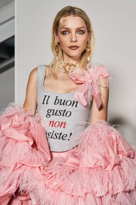 Jessica Stam for Moschino SPRING 2024