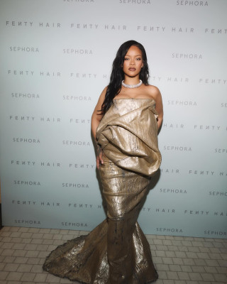 Rihanna - Fenty Beauty Avenue Launch in Paris 04/04/2025