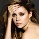 Nicola Peltz icon