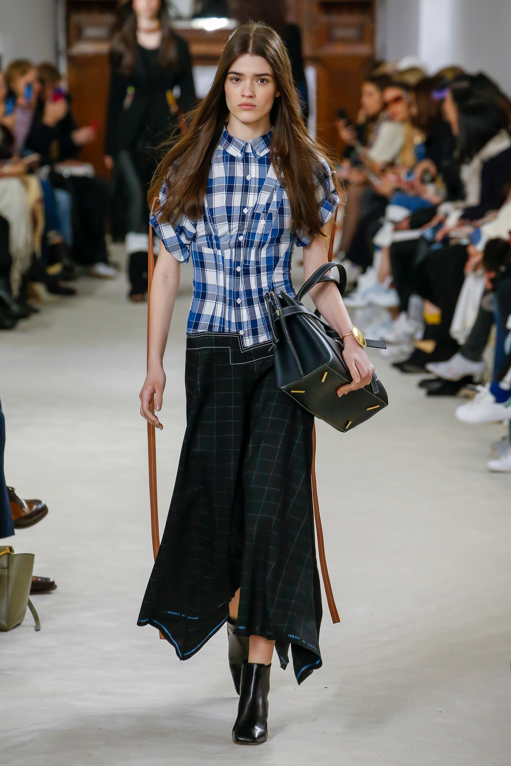 Александра Мику - Alexandra Micu фото №1254781 - Alexandra Micu - Loewe