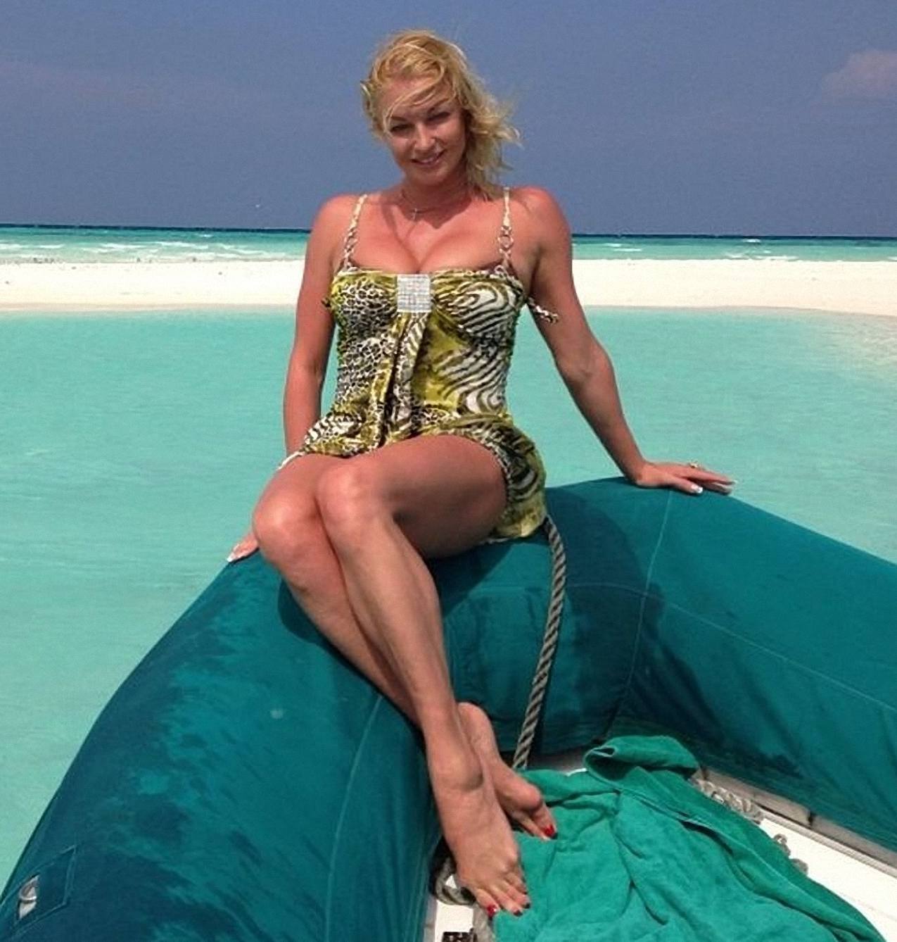 http://www.theplace.ru/archive/anastacia_volochkova/img/8706070.jpg