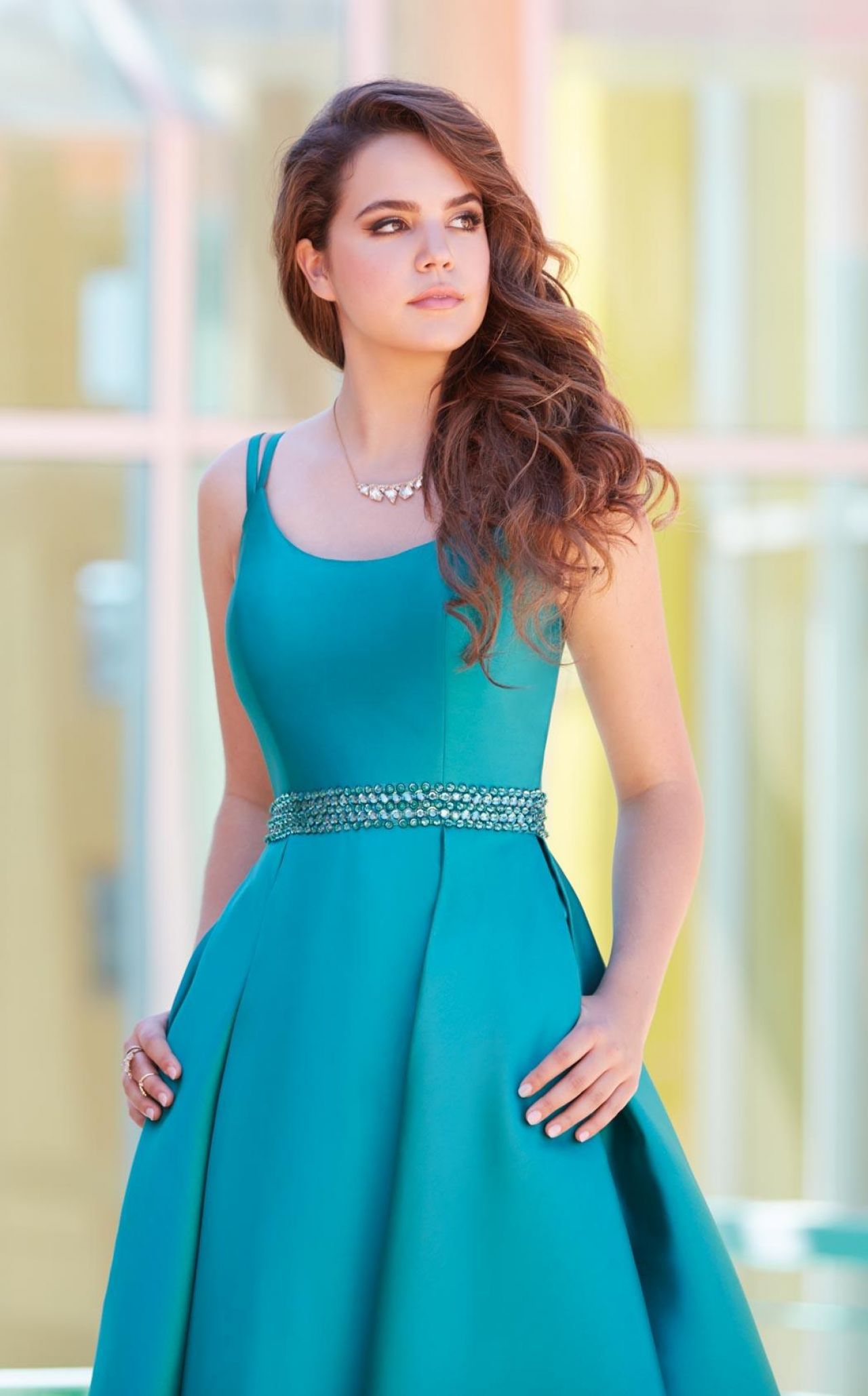 http://www.theplace.ru/archive/bailee_madison/img/15(19).jpg