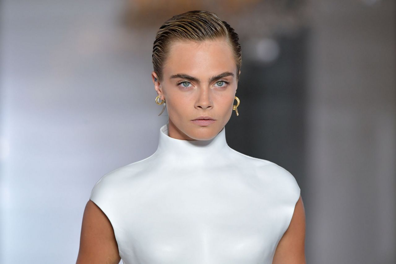 Кара Делевинь - Cara Delevingne фото №1104623 - Cara Delevingne Walks