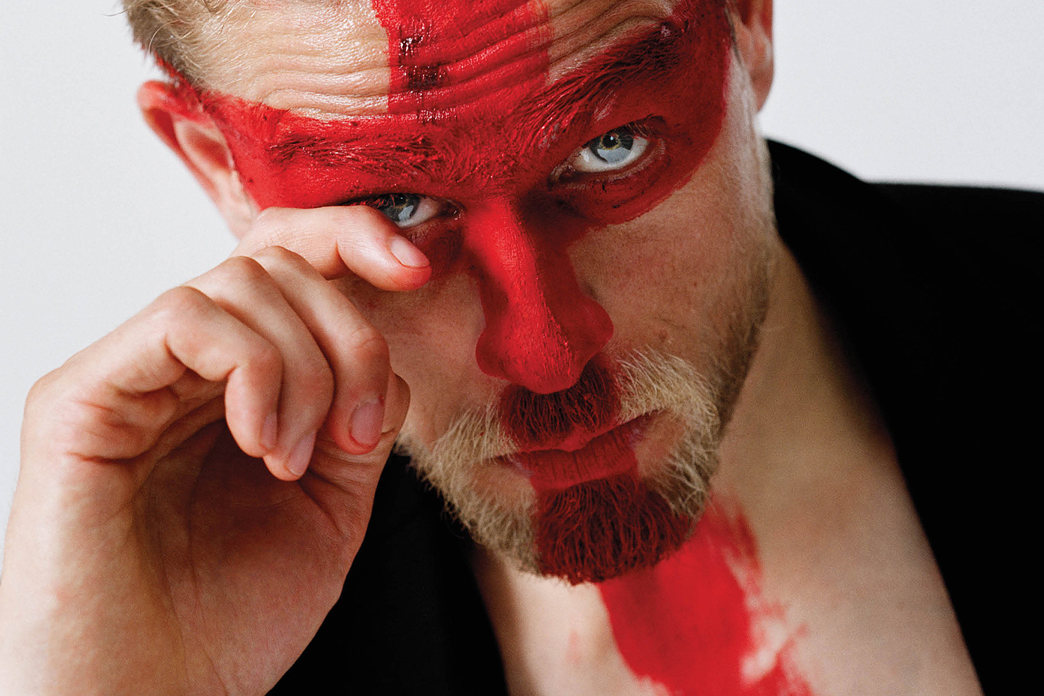 https://www.theplace.ru/archive/charlie_hunnam/img/21126935819_559fc2ef07_o.jpg
