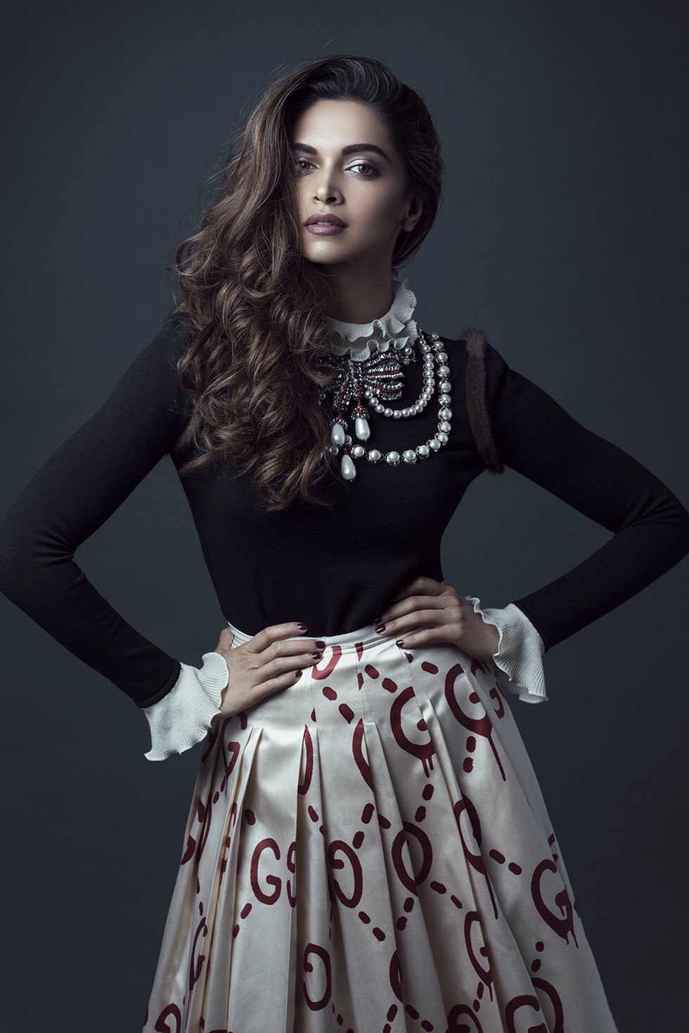 http://www.theplace.ru/archive/deepika_padukone/img/raegf0spv_yu_(1).jpg