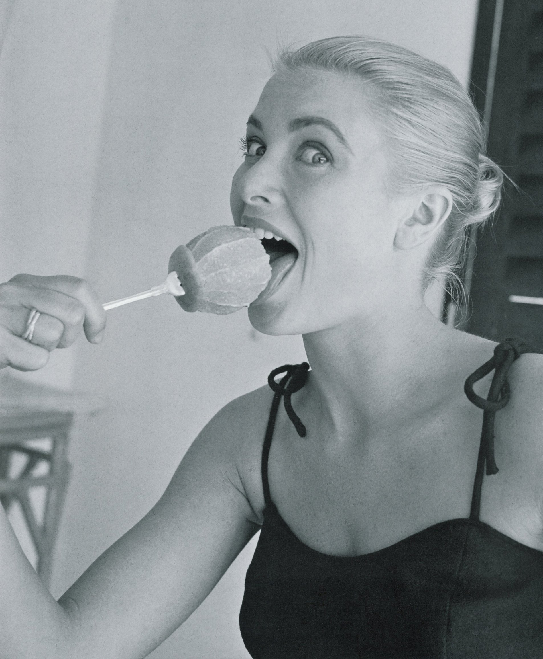 http://www.theplace.ru/archive/grace_kelly/img/Grace_Kelly_rg_10243.jpg