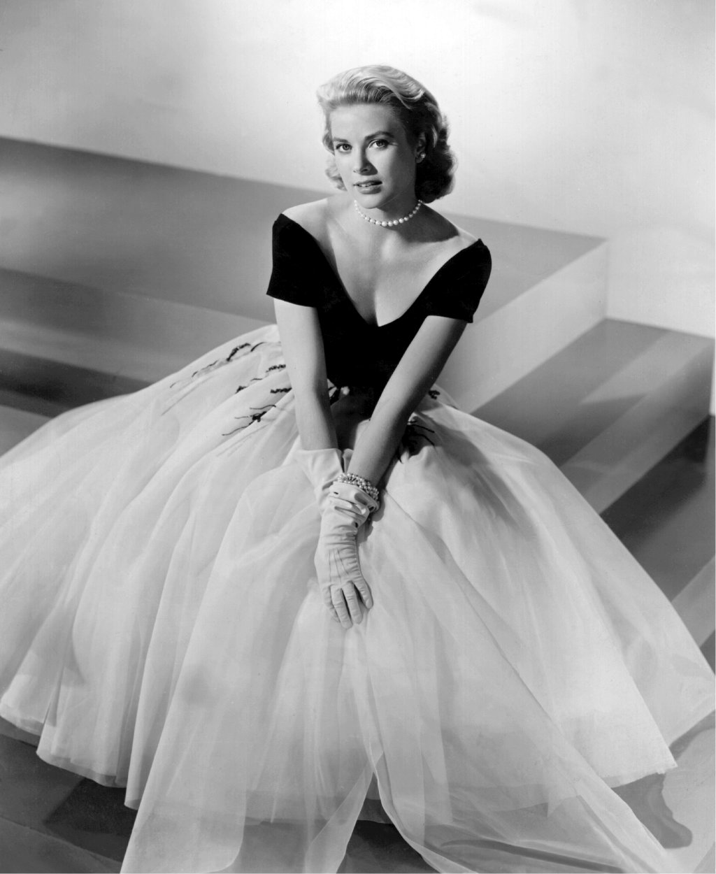 http://www.theplace.ru/archive/grace_kelly/img/gr_3.jpg